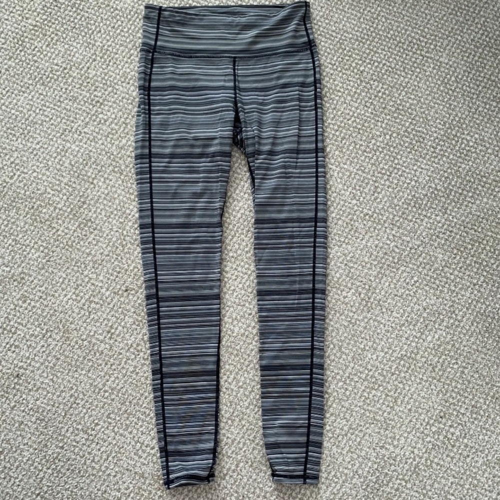 Athleta Chaturanga Leggings full length stripe black white medium EUC